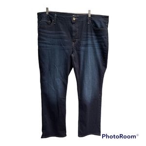 Lee mid rise regular fit straight leg jeans. Size 24